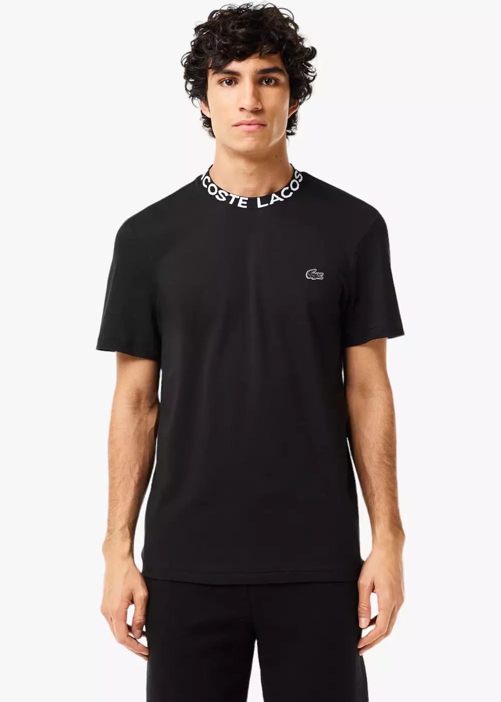 T-shirt Lacoste logo sur le col noir 2K24