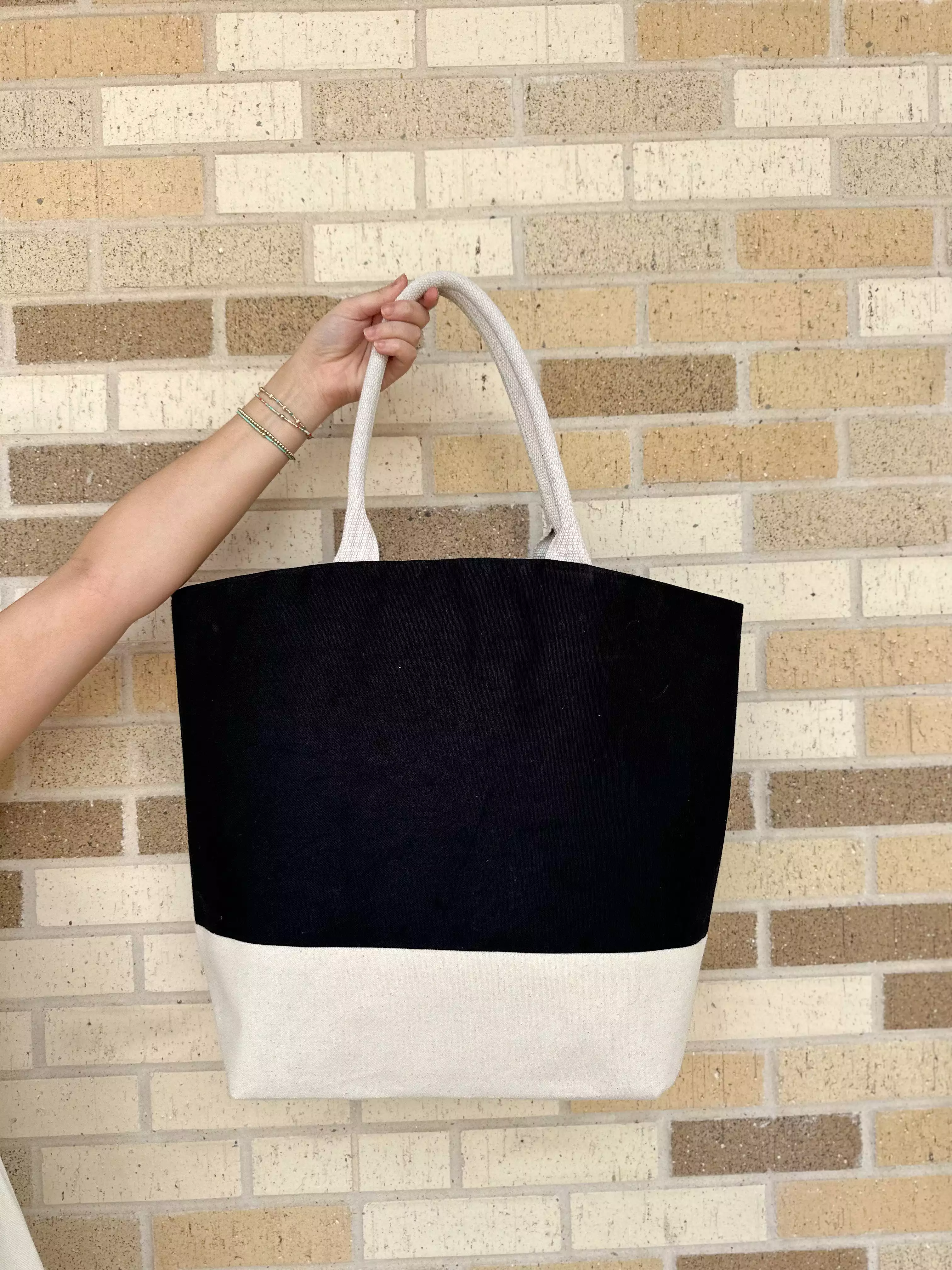 Tropic Tote in Black/Natural