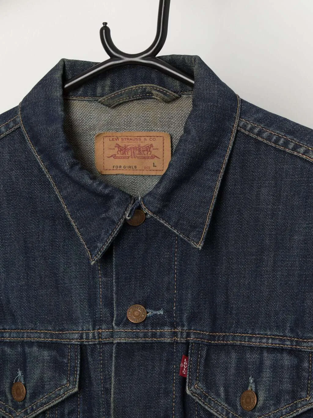 Women’s vintage Levis denim jacket for girls, dark blue trucker jacket – Medium